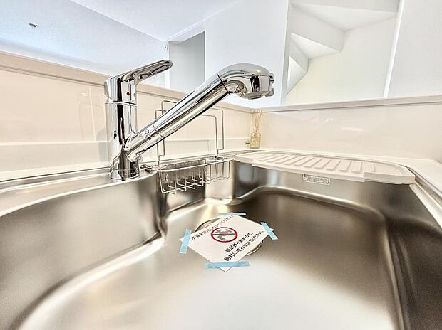 いつでも清潔なおいしいお水を。一つの水栓で水道水と浄水を使い分け。