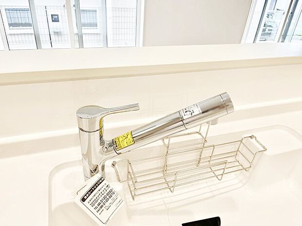 いつでも清潔なおいしいお水を。一つの水栓で水道水と浄水を使い分け。