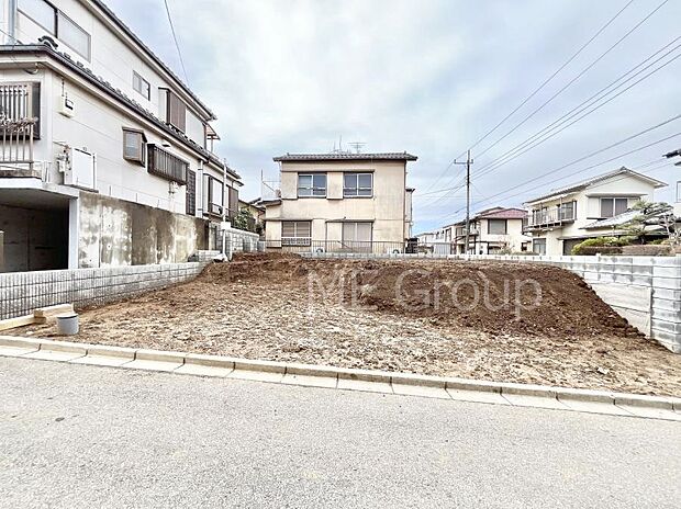 ~Exterior~ 周辺には学校や買物施設もあり生活、子育てに適した環境が広がっています!「永住地」として、物件のご見学だけではなく、周辺の環境や通学できる学校についてもご相談ください!