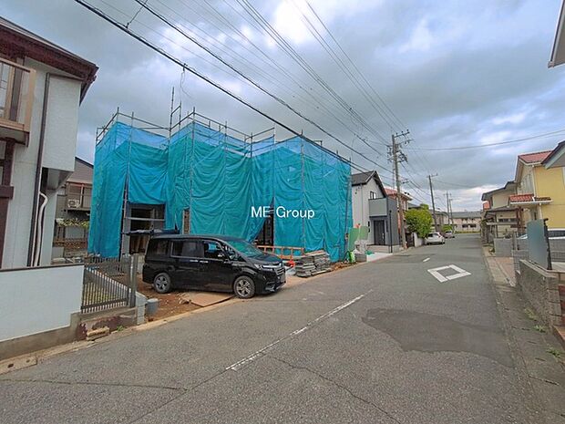 ~Exterior~ 前面道路は閑静な住宅地をはしる車通りの少ない道路。駐車の出し入れもらくらくです!ご不明点・現地見学のご希望は、お気軽にお問い合わせください!