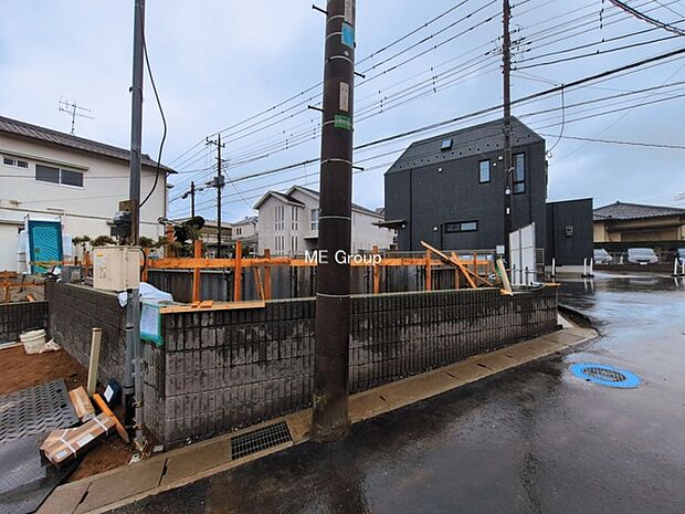 ~Exterior~ 周辺には学校や買物施設もそろい、生活・子育てに適した環境が広がっています。「永住地」として、物件のご見学だけでなく、周辺環境や通学先についてもぜひご相談ください!