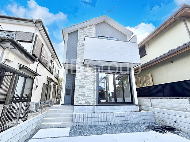 ~Exterior~ 周辺には学校や買物施設もあり生活、子育てに適した環境が広がっています!「永住地」として、物件のご見学だけではなく、周辺の環境や通学できる学校についてもご相談ください!