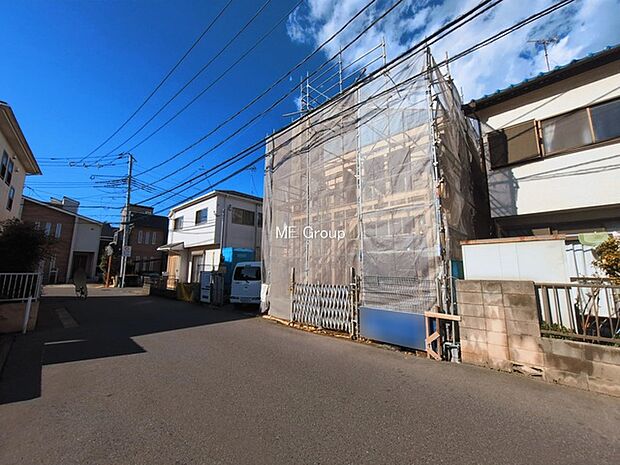 ~Exterior~ 閑静な住宅地で子育て家族に最適。緑に恵まれたエリアでお散歩も快適で、自然に包まれた穏やかな暮らしを叶える住環境です。緑の潤いを感じながらホッと過ごせそう。