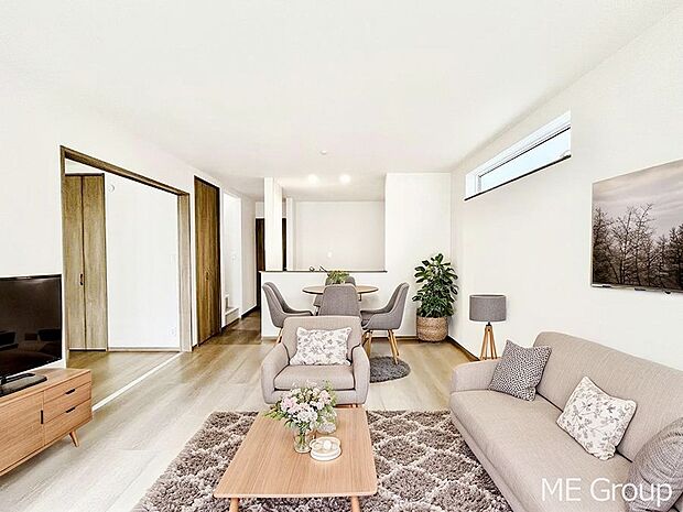 ◆A号棟◆~Living~ 家族の食事や団らんのほか、子どもを遊ばせたり、友人を招いたりするLDKは住まいの中心。長時間過ごす場所だから、その空間は住まい全体の居心地を左右します。※家具はCGです