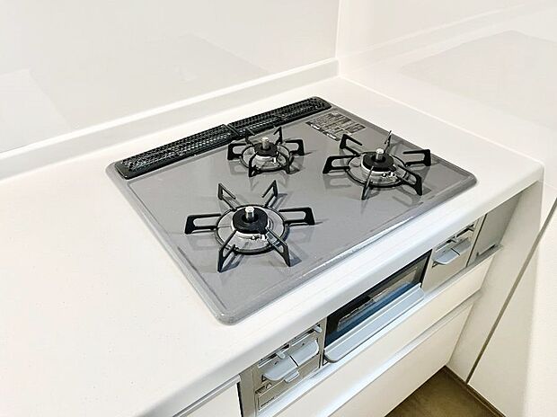 ◆B号棟◆三口ガスコンロでお料理が一気にはかどりそう