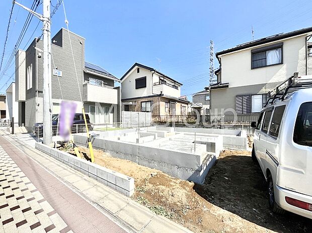 ◆7号棟◆~Exterior~ 一戸建ての大きなメリットは、自分達の「土地」を「自由に」使える事です。ガーデニングやDIY,車やバイクの趣味など様々な用途で利用できます。