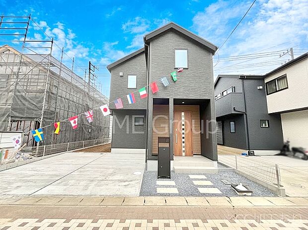 ◆4号棟◆~Exterior~ 四季を通じて自然と触れ合えるスポットが多く、お散歩やジョギング、週末のご家族での遊びに最適です。開放感とゆとりに包まれた理想の住まいがここにあります。