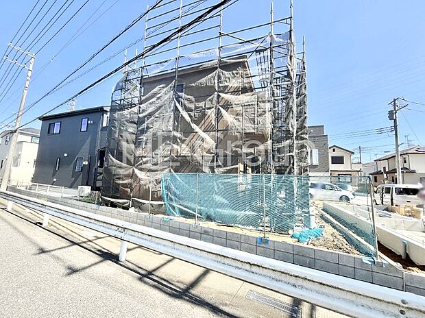 ◆4号棟◆~Exterior~ 四季を通じて自然と触れ合えるスポットが多く、お散歩やジョギング、週末のご家族での遊びに最適です。開放感とゆとりに包まれた理想の住まいがここにあります。