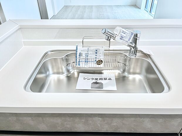 いつでも清潔なおいしいお水を。一つの水栓で水道水と浄水を使い分け。