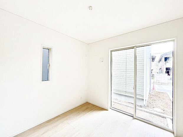 ◆3号棟◆~Bed Room~ 部屋数が多いのが戸建てのメリットです。ご家族が増えたことで手狭に感じていた住まいも戸建てでは各居室プライバシーを保つことができます。