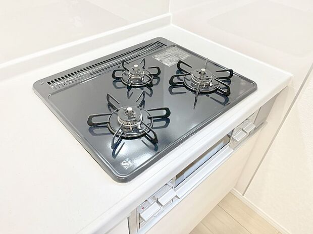 ◆3号棟◆三口ガスコンロでお料理が一気にはかどりそう。