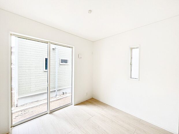 ◆1号棟◆~Bed Room~ 部屋数が多いのが戸建てのメリットです。ご家族が増えたことで手狭に感じていた住まいも戸建てでは各居室プライバシーを保つことができます。