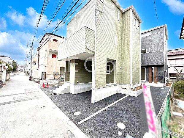 ~Exterior~ 前面道路は閑静な住宅地をはしる車通りの少ない道路。駐車の出し入れもらくらくです!ご不明点・現地見学のご希望は、お気軽にお問い合わせください!