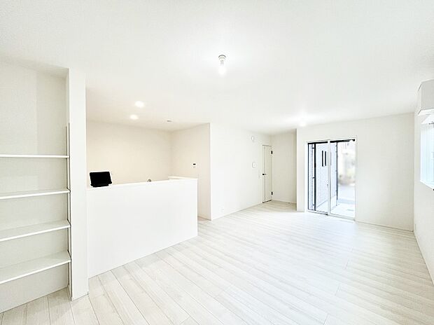 家族の笑顔が自然と生まれてくる、そんな雰囲気のダイニングに仕上がっています