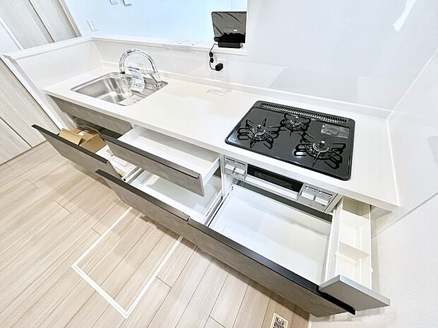 使いやすさを優先したスライド式収納タイプ!