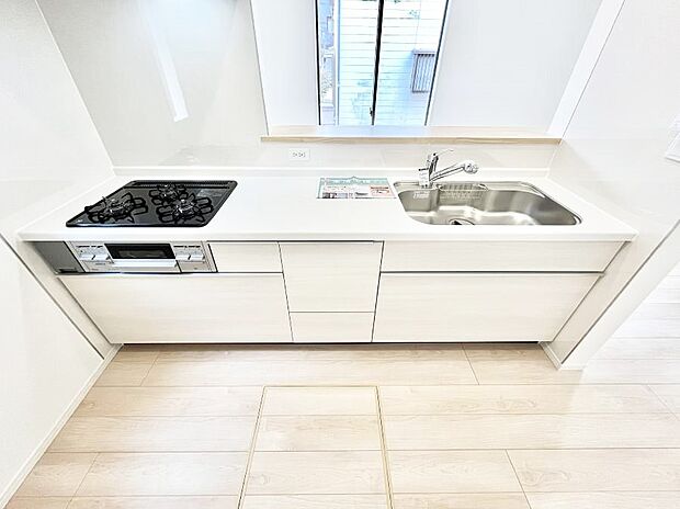 ~Kitchen~ 広くて使いやすいキッチンなら家族でいっしょに料理をつくったり、後片付けも手間なくできちゃいます♪収納もたっぷりあるので、いつもすっきりと清潔な印象を保てます。