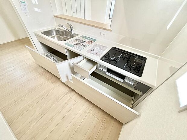 使いやすさを優先したスライド式収納タイプ!