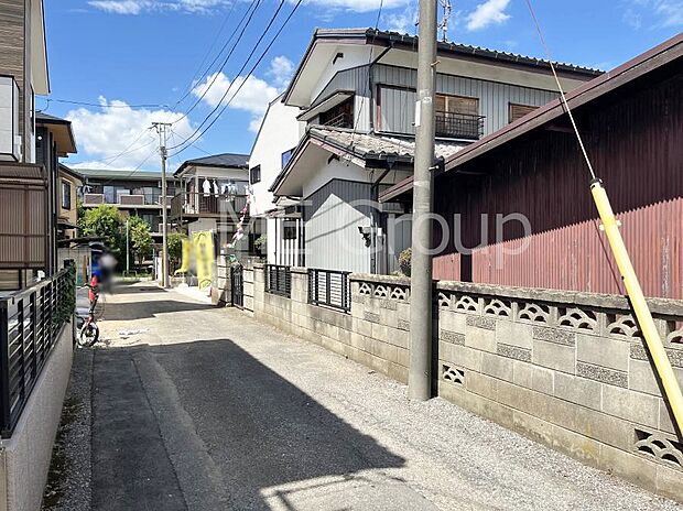 ~Exterior~ 前面道路は閑静な住宅地をはしる車通りの少ない道路。駐車の出し入れもらくらくです!ご不明点・現地見学のご希望は、お気軽にお問い合わせください!