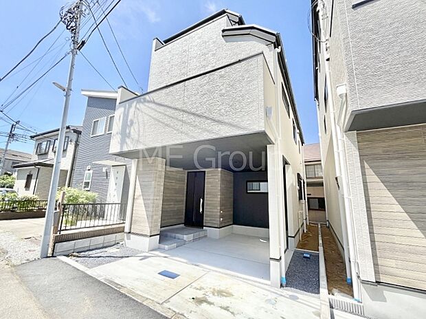 ◆3号棟◆~Exterior~ 駅近の利便性と豊かな自然を享受する住環境のもと、彩り豊かな快適な暮らしは、家族を笑顔にしてくれそうです。日々の時間がより心地よいものになります。