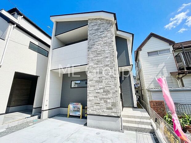 ◆1号棟◆～Exterior～　周辺には学校や買物施設もあり生活、子育てに適した環境が広がっています！「永住地」として、物件のご見学だけではなく、周辺の環境や通学できる学校についてもご相談ください！