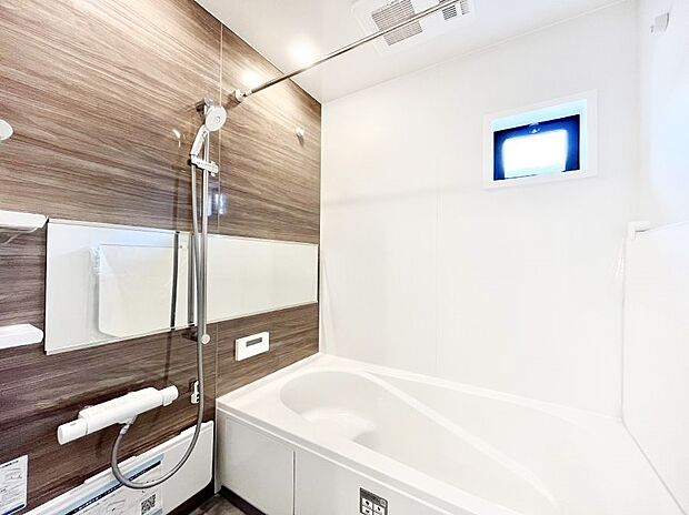 落ち着いた雰囲気でゆっくりお寛ぎいただけるバスルーム