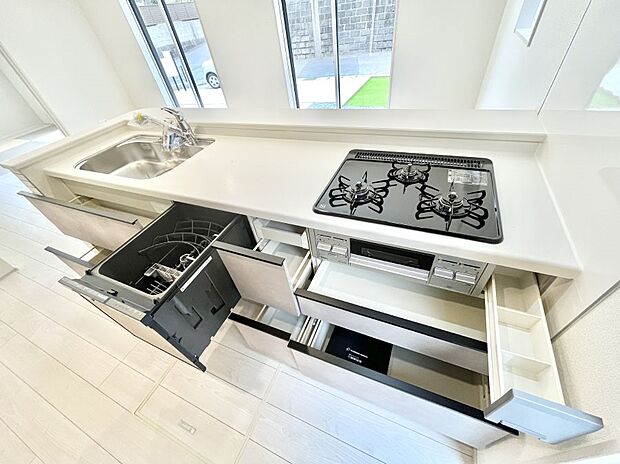 使いやすさを優先したスライド式収納タイプ!