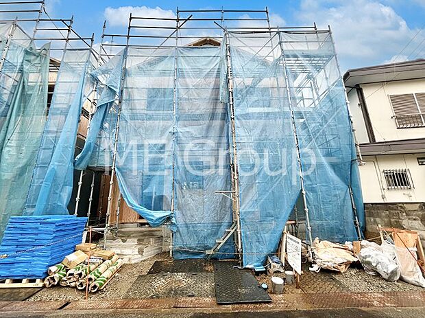 ◆1号棟◆~Exterior~ 四季を通じて自然と触れ合えるスポットが多く、お散歩やジョギング、週末のご家族での遊びに最適です。開放感とゆとりに包まれた理想の住まいがここにあります。