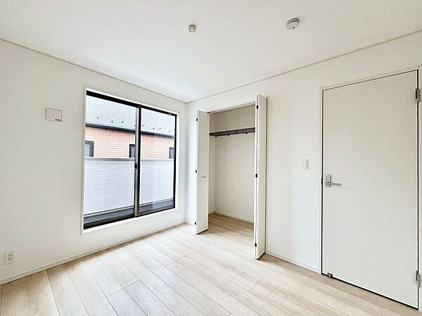 ◆2号棟◆～Bed Room～　部屋数が多いのが戸建てのメリット。ご家族が増えたことで手狭に感じていた住まいも戸建てでは各居室プライバシーを保つことができます。住まいにゆとりが生まれ心もリラックス♪