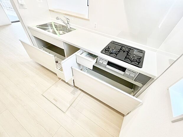 使いやすさを優先したスライド式収納タイプ!