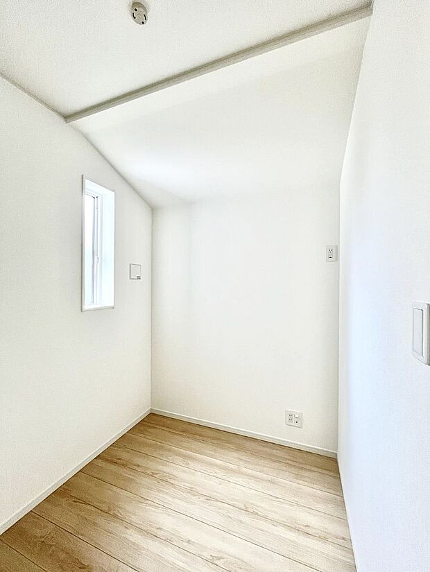 使い方自在のテレワークルームが便利な住まい  