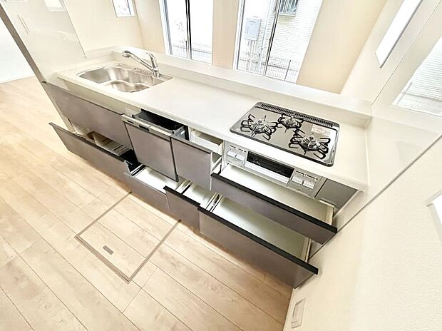 使いやすさを優先したスライド式収納タイプ!