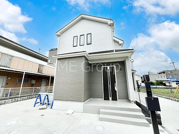 ◆C号棟◆~Exterior~ 一戸建ての大きなメリットは、自分達の「土地」を「自由に」使える事です。ガーデニングやDIY,車やバイクの趣味など様々な用途で利用できます。