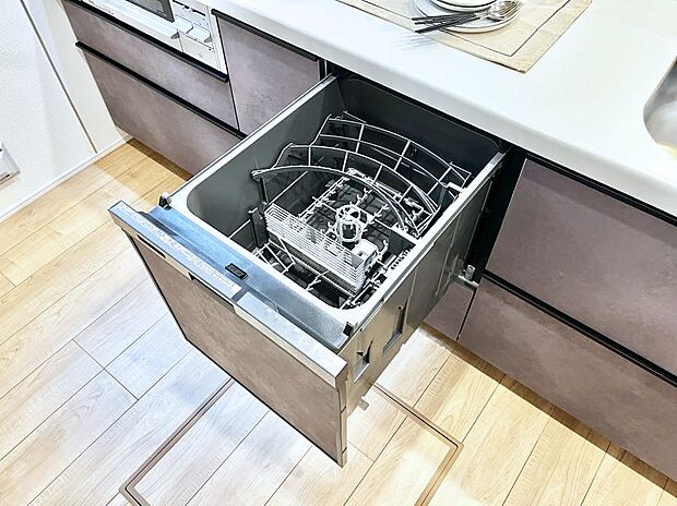 面倒なお片づけは食洗機にお任せ!家事の負担が減って、時間にも気持ちにもゆとりができます。