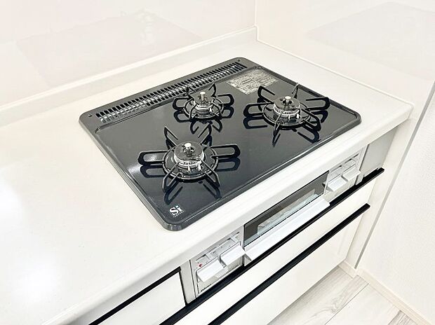 ◆2号棟◆三口ガスコンロでお料理が一気にはかどりそう。