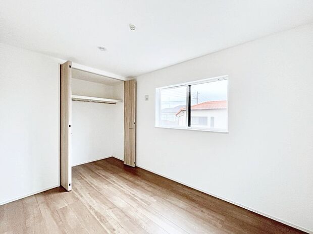 ◆2号棟◆~Bed Room~ 子供部屋はお子様にとって大変重な役割があります。子供一人で過ごす空間を与えることで、宿題や勉強時間も自然と増えまた自ら部屋の片付けや掃除なども促すことに繋がります。