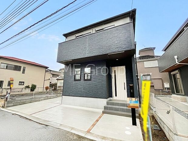 ◆2号棟◆~Exterior~ 一戸建ての大きなメリットは、自分達の「土地」を「自由に」使える事です。ガーデニングやDIY,車やバイクの趣味など様々な用途で利用できます。