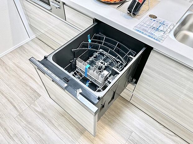 ◆B号棟◆面倒なお片づけは食洗機にお任せ!家事の負担が減って、時間にも気持ちにもゆとりができます。