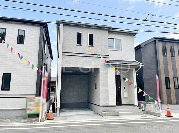 ◆B号棟◆～Exterior～　堂々たる趣ながら、主張し過ぎずどこか余裕を感じさせるシャープなフォルムで佇む邸宅は、晴天の空と照らし合わせる事で、本来あるべき完成形の姿を見せてくれます。