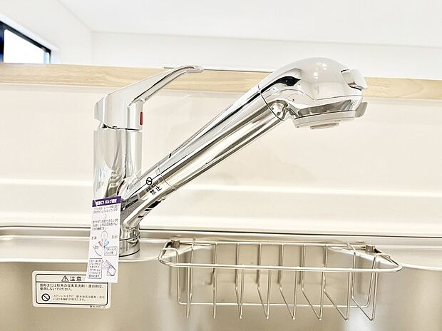 いつでも清潔なおいしいお水を。一つの水栓で水道水と浄水を使い分け。