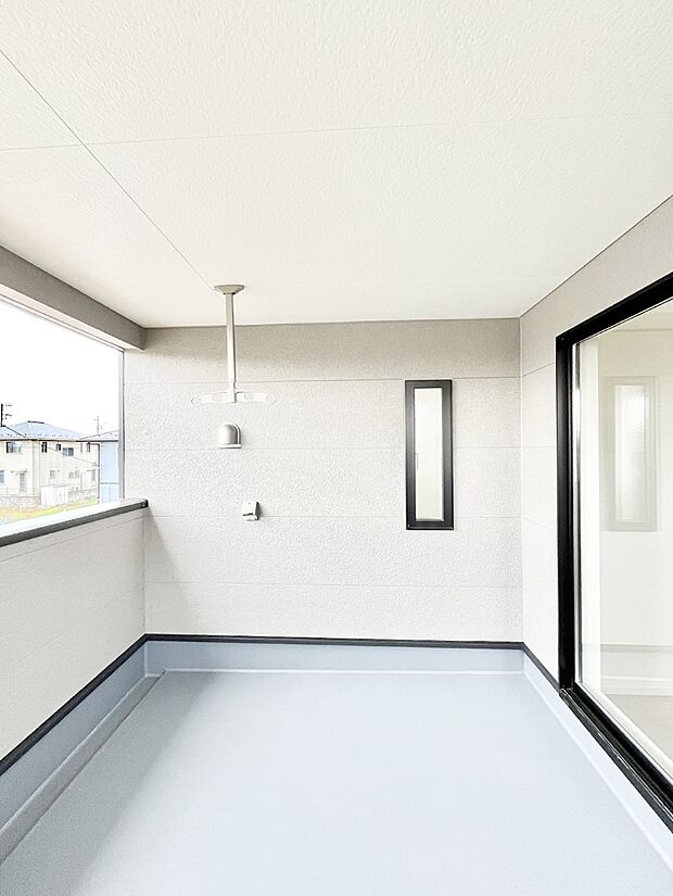 急なお天気の変化にも安心なインナーバルコニー