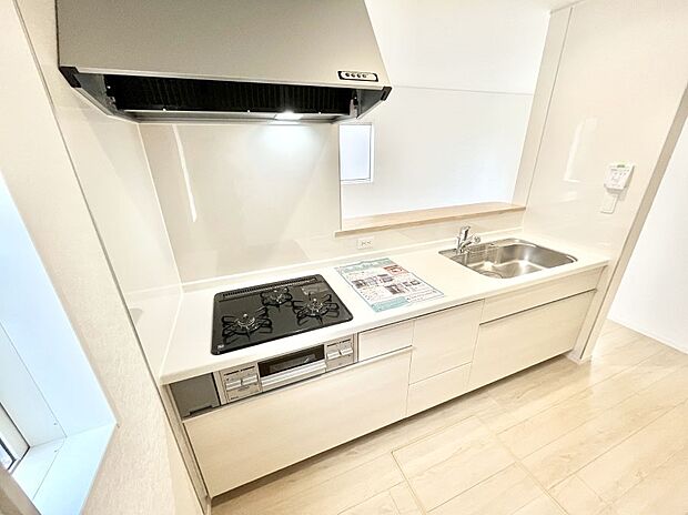 料理をしながらでもご家族との会話を楽しめる対面キッチン