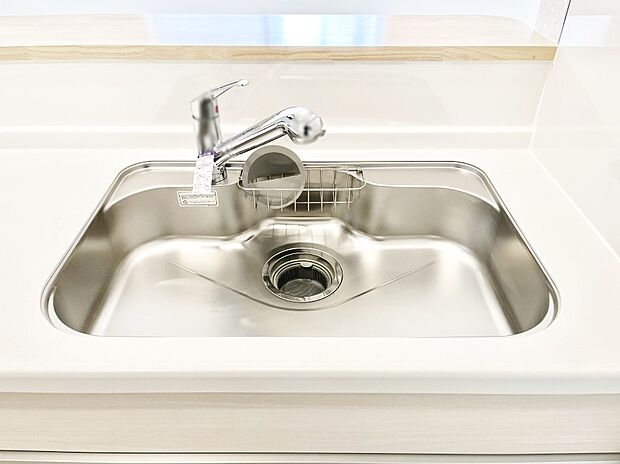 広々としたシンクでお料理やお皿洗いもラクラク快適に!