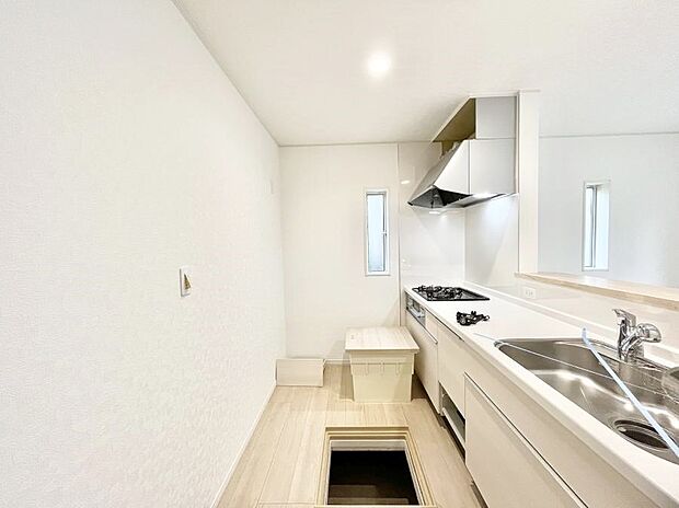 使いやすさを優先したスライド式収納タイプ!