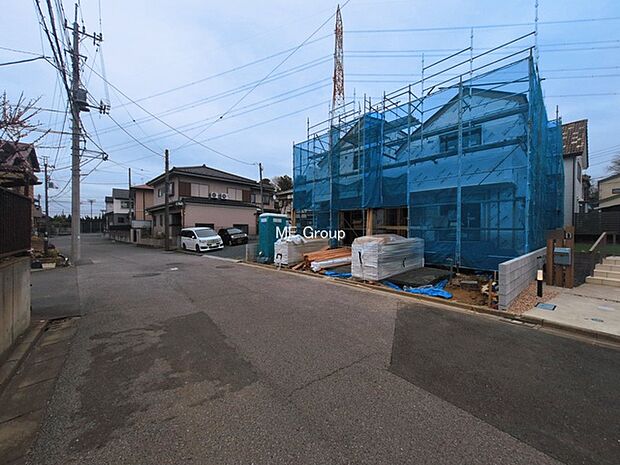 ~Exterior~ 前面道路:北西 6.78m 公道 前面道路は閑静な住宅地をはしる車通りの少ない道路。駐車の出し入れもらくらくです!ご不明点・現地見学のご希望は、お気軽にお問い合わせください!