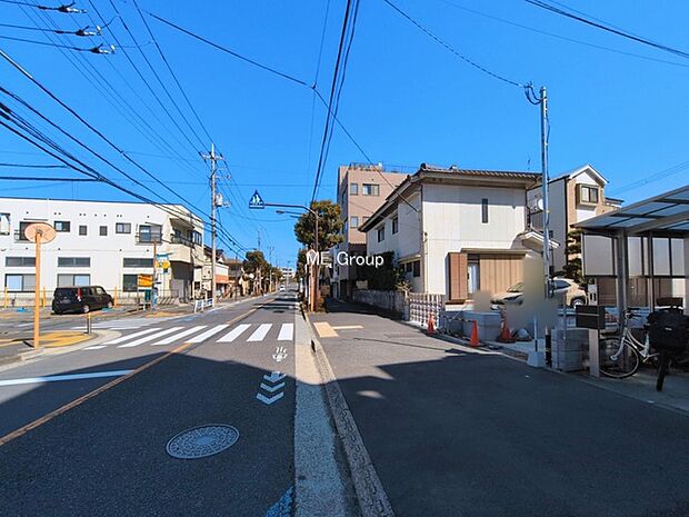 ~Exterior~ 前面道路:北西 14.55m 公道 一戸建ての大きなメリットは、自分達の「土地」を「自由に」使える事です。ガーデニングやDIY,車やバイクの趣味など様々な用途で利用できます。