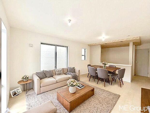 ◆2号棟◆~Living~ 家族の食事や団らんのほか、子どもを遊ばせたり、友人を招いたりするLDKは住まいの中心。長時間過ごす場所だから、その空間は住まい全体の居心地を左右します。※家具はCGです