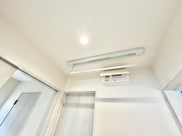 ◆2号棟◆室内物干しポール。梅雨や花粉の時期に大活躍します。