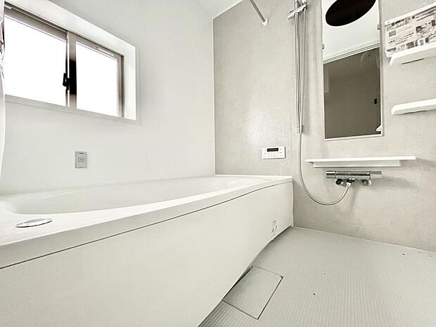 落ち着いた雰囲気でゆっくりお寛ぎいただけるバスルーム