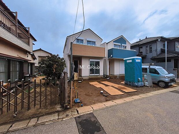 ◆1号棟◆~Exterior~ 一戸建ての大きなメリットは、自分達の「土地」を「自由に」使える事です。ガーデニングやDIY,車やバイクの趣味など様々な用途で利用できます。