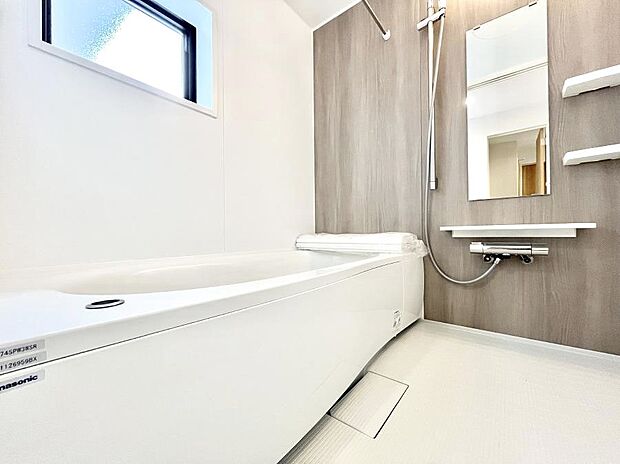 落ち着いた雰囲気でゆっくりお寛ぎいただけるバスルーム